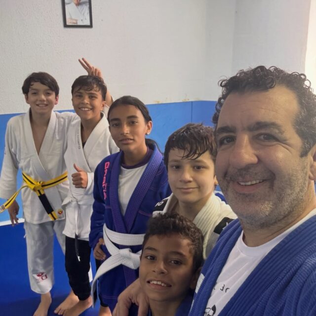 Como saio renovado dessa aula 🙏

@pedrosobral.funcional 

#jiujitsu #gratidão #jiujitsumarajoarasp #constantinojiujitsu #espacodojo