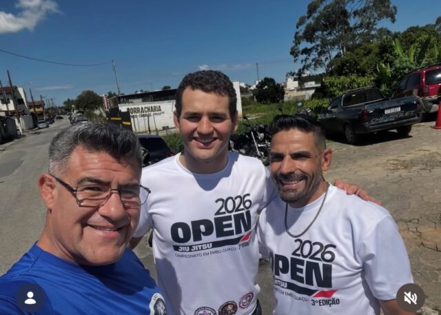 “OPEN JIU-JITSU EMBU-GUAÇU

Parabéns, professor @micaelhonorato, pela organização do evento! 👏🏻 A todos os professores que ajudaram a semear o Jiu-Jitsu em Embu-Guaçu e região, meu agradecimento! @josenirbjj @claudinei_personal @fabio_rodrigues1976

Parabéns a todos os atletas, familiares e amigos pela participação! 🎉 

É o terceiro ano consecutivo e que venha o próximo! 🥋

Gratidão, @rayrongracie, pela sua presença e pelo trabalho em prol da família do Jiu-Jitsu! 🙏”

#jiujitsu #constantinojiujitsu #gratidão