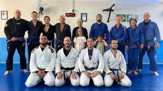 Treino nesse Sábado na Matriz 
#constantinojiujitsu 
#espacodojo 

@carlao.spartanojiujitsu 
@danikanas @danilovieiragaviao @eojordao @pedrosobral.funcional @bruno.omeiri @barbiericarolina