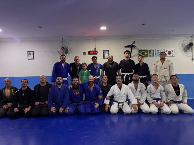 Nossa sexta foi assim 
Aprendendo um pouco a cada dia🥋

#constantinojiujitsu 
#espacodojo