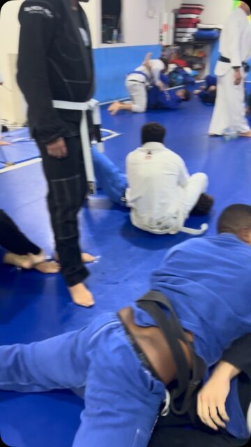 Parabéns galera pelo treino
Sexta é dia só de sparring 🥋
#constantinojiujitsu
#espacodojo
#gratidão